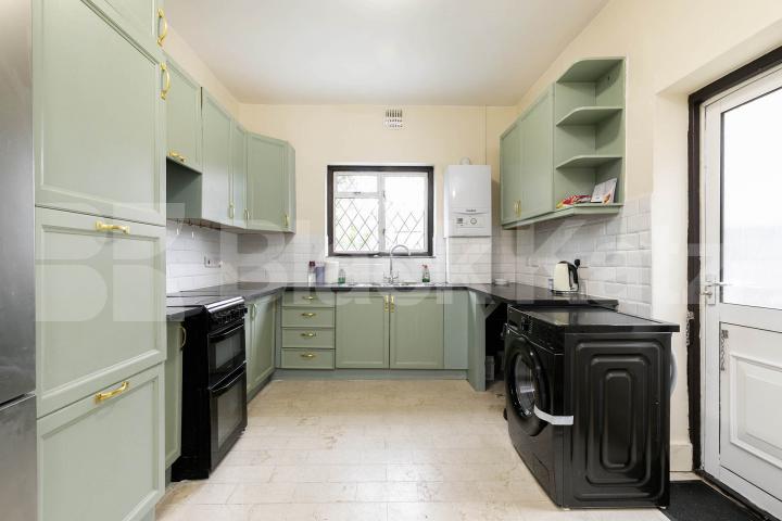 Refurbished 5 bedroom property with stunning rear garden Falkland Road, Harringay